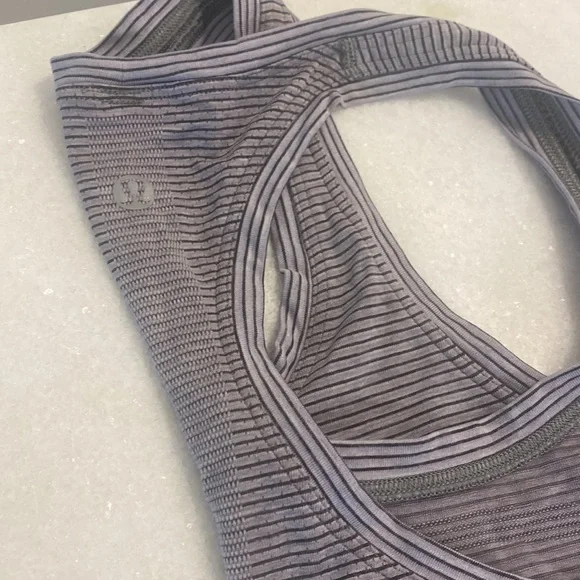 Lululemon Swiftly Race Length Tank - Picture 2 of 3